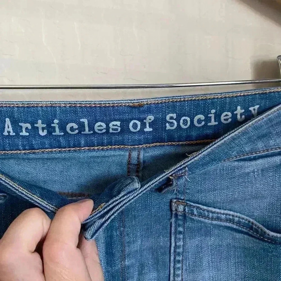 Articles of Society High Rise Distressed Shorts Size 28 - Picture 2 of 8